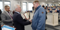 На заседании Заксобрания Ленобласти наградили победителей регионального конкурса «Семейное дело» - Pro-Volhov.Ru