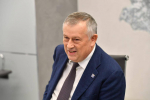 Губернатор у телефона